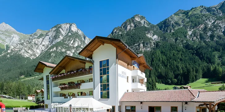 Pobyt v talianskych Alpách: hotel pri zjazdovkách a turistických trasách, strava aj wellness