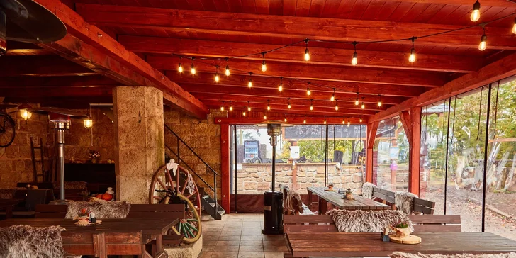 Historická vila pri priehrade Les Království a blízko Dvora Králové, raňajky v cene