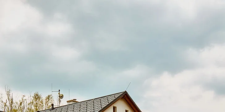 Historická vila pri priehrade Les Království a blízko Dvora Králové, raňajky v cene