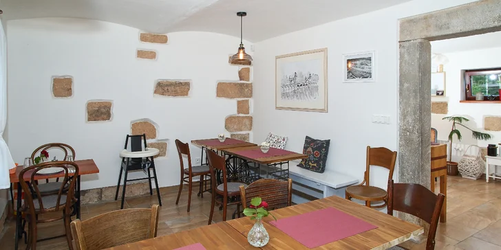 Historická vila pri priehrade Les Království a blízko Dvora Králové, raňajky v cene