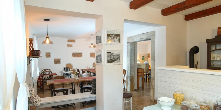 Historická vila pri priehrade Les Království a blízko Dvora Králové, raňajky v cene