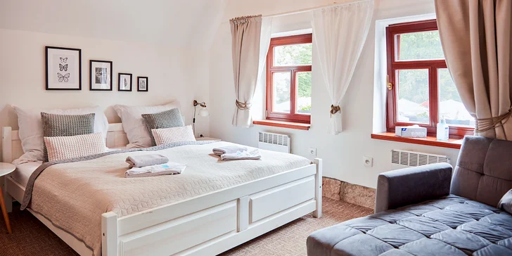 Historická vila pri priehrade Les Království a blízko Dvora Králové, raňajky v cene