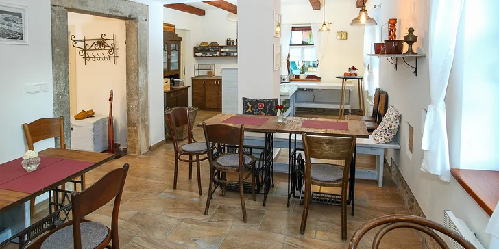 Historická vila pri priehrade Les Království a blízko Dvora Králové, raňajky v cene