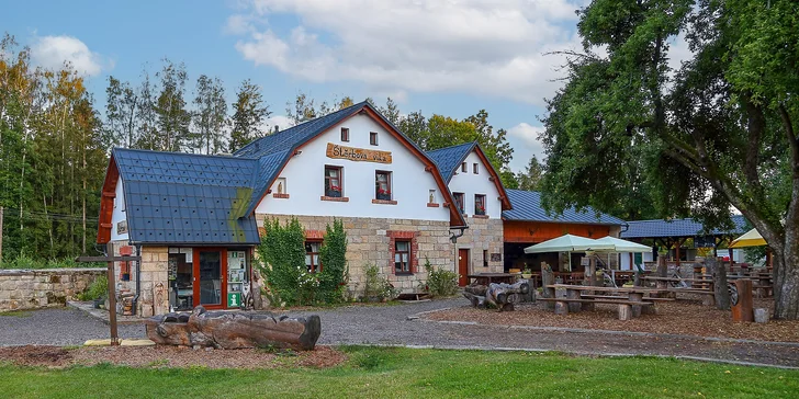 Historická vila pri priehrade Les Království a blízko Dvora Králové, raňajky v cene