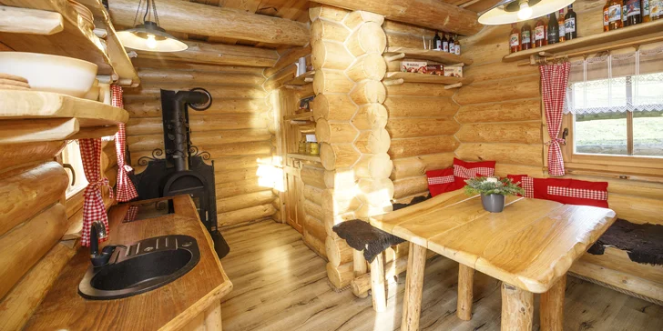 Vyrazte za relaxom: čarovná zrubová chata pod Beskydami pre 2 až 3 osoby