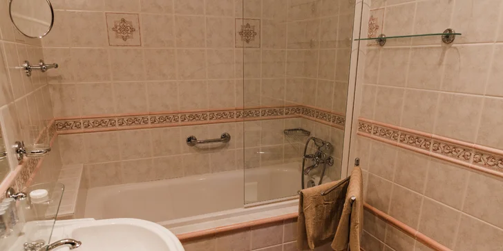 Romantický hotel na okraji Prahy: pobyt s raňajkami alebo polpenziou, možnosť privátnej sauny a vírivky