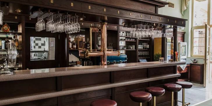 Romantický hotel na okraji Prahy: pobyt s raňajkami alebo polpenziou, možnosť privátnej sauny a vírivky