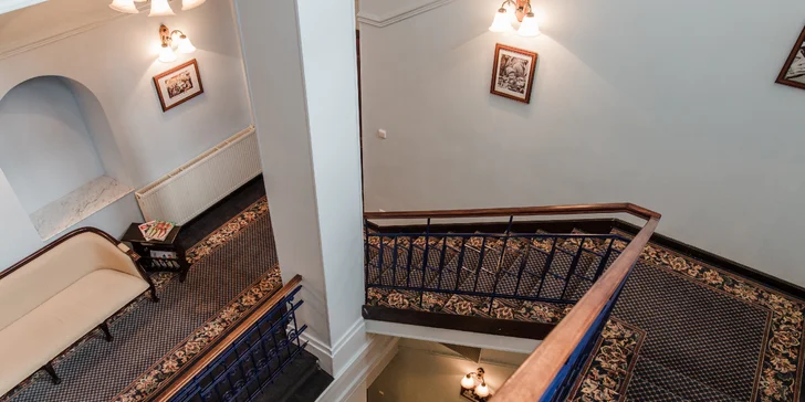 Romantický hotel na okraji Prahy: pobyt s raňajkami alebo polpenziou, možnosť privátnej sauny a vírivky