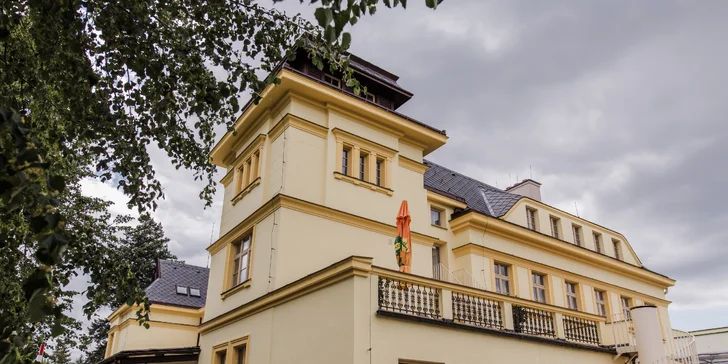 Romantický hotel na okraji Prahy: pobyt s raňajkami alebo polpenziou, možnosť privátnej sauny a vírivky