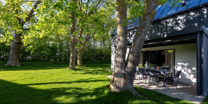 Krásna dovolenka pri Balte: izby a domčeky v pokojnej lokalite len 250 m od pláže, strava aj wellness