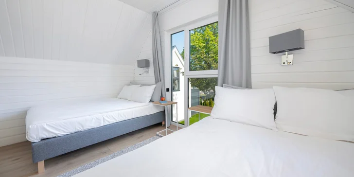 Krásna dovolenka pri Balte: izby a domčeky v pokojnej lokalite len 250 m od pláže, strava aj wellness