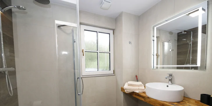 Pobyt na Šumave: horská chata pod keltským hradiskom Obří hrad a raňajky