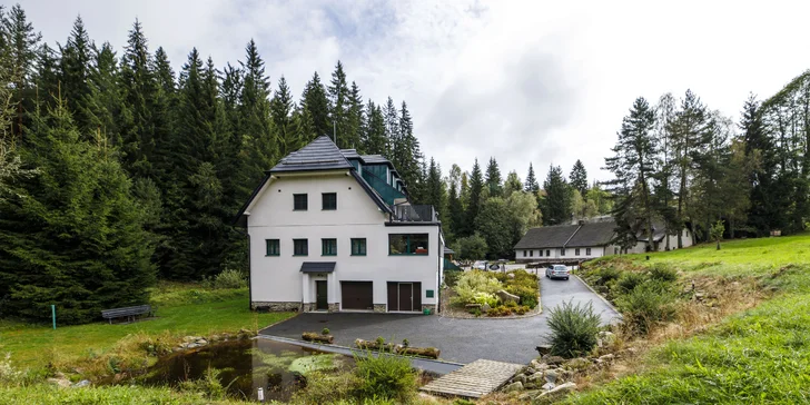 Pobyt na Šumave: horská chata pod keltským hradiskom Obří hrad a raňajky