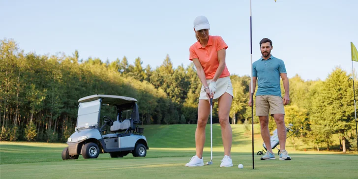 Začnite s golfom! Skupinový kurz vrátane vystavenia Štart karty s PGA golfovým profesionálom Karolom Balnom