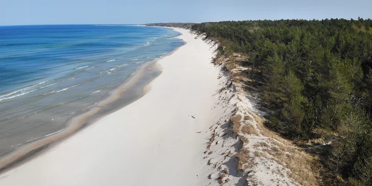 Dovolenka pri Balte pre páry aj rodiny: moderný rezort s wellness, bazénom a stravou, 5 min. od pláže