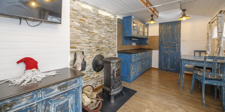 Chata na ranči v podhorí Beskýd: plne vybavená vrátane kuchynky, terasa s výhľadom na kone