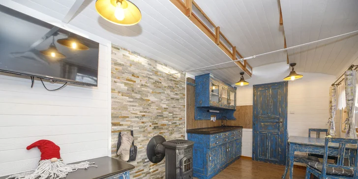 Chata na ranči v podhorí Beskýd: plne vybavená vrátane kuchynky, terasa s výhľadom na kone