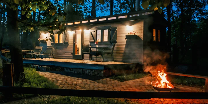 Chata na ranči v podhorí Beskýd: plne vybavená vrátane kuchynky, terasa s výhľadom na kone