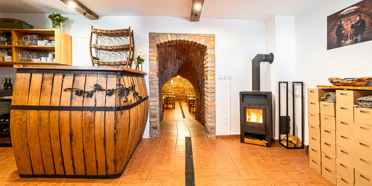 Pobyt vo vinárstve vo Veľkých Bíloviciach aj degustácia vín: apartmán alebo celý penzión až pre 8 osôb