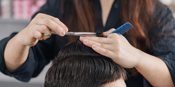 Strih vlasov, revitalizačná kúra alebo dámsky či pánsky vlasový balíček v Beauty Salon Kristy