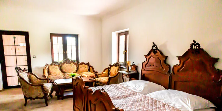 Historická kúria na skok od Slnečných jazier s možnosťou polpenzie a privátneho wellness