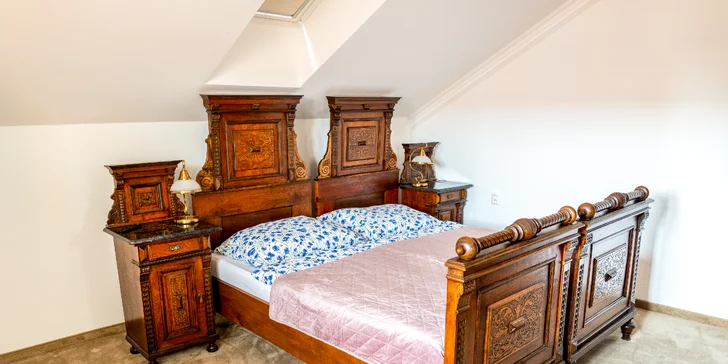 Historická kúria na skok od Slnečných jazier s možnosťou polpenzie a privátneho wellness