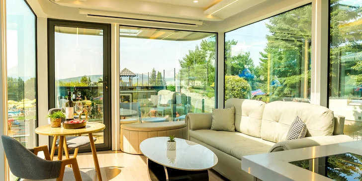 Netradičný pobyt na Zemplíne: kapsulový dom s wellness a možnosťou stravy