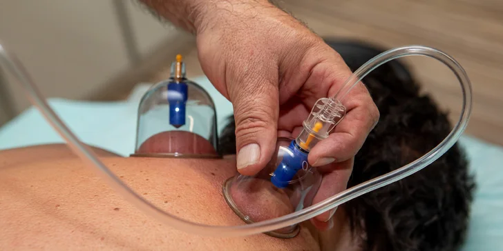 Masáž podľa výberu: klasická, relaxačná, s lávovými kameňmi aj bankovaním