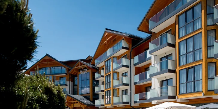 Oddych v 4* Hoteli BUKOVINA s neobmedzeným vstupom do komplexu s 12 bazénmi