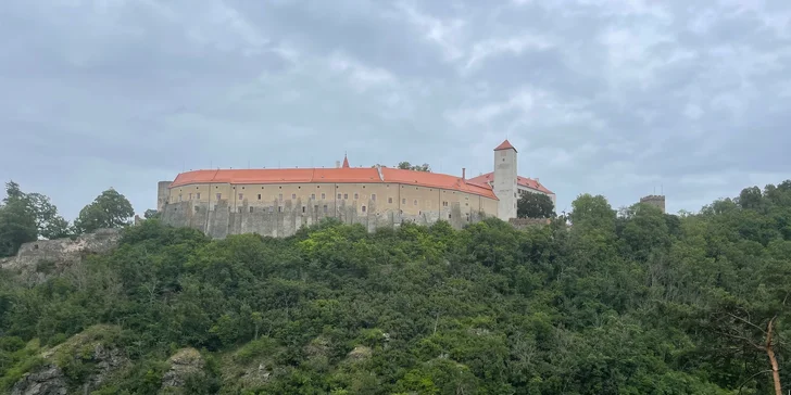 Komfortné apartmány priamo na pláži pri Vranovskej priehrade: krytá terasa, člnky aj vonkajší bazén