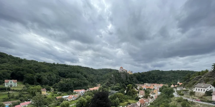 Komfortné apartmány priamo na pláži pri Vranovskej priehrade: krytá terasa, člnky aj vonkajší bazén