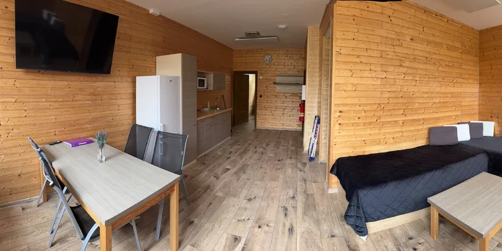 Komfortné apartmány priamo na pláži pri Vranovskej priehrade: krytá terasa, člnky aj vonkajší bazén