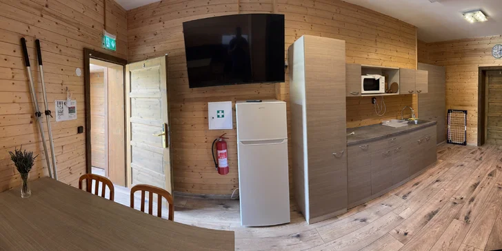 Komfortné apartmány priamo na pláži pri Vranovskej priehrade: krytá terasa, člnky aj vonkajší bazén