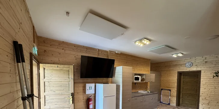 Komfortné apartmány priamo na pláži pri Vranovskej priehrade: krytá terasa, člnky aj vonkajší bazén