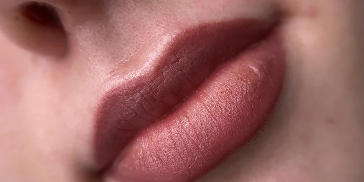 Permanentný make-up: Púdrové obočie, Hairs strokes alebo PMU pier