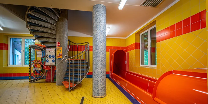 S rodinou alebo partiou do Beskýd: bungalov pod Lysou horou, raňajky, bazén a bowling až pre 6 osôb