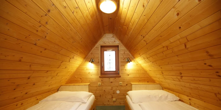 S rodinou alebo partiou do Beskýd: bungalov pod Lysou horou, raňajky, bazén a bowling až pre 6 osôb