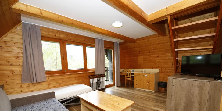 S rodinou alebo partiou do Beskýd: bungalov pod Lysou horou, raňajky, bazén a bowling až pre 6 osôb