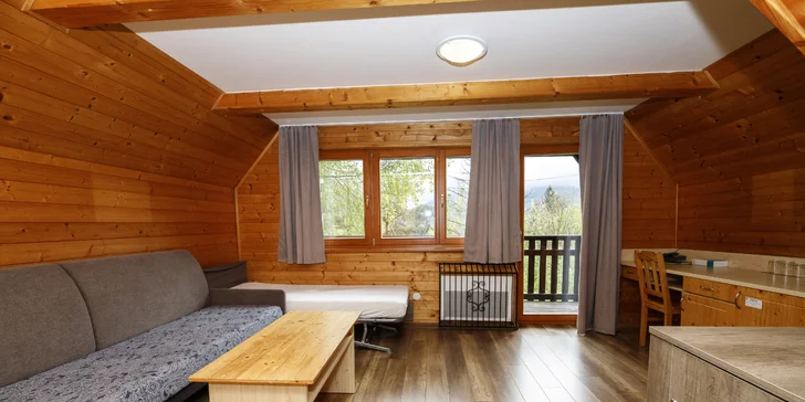 S rodinou alebo partiou do Beskýd: bungalov pod Lysou horou, raňajky, bazén a bowling až pre 6 osôb