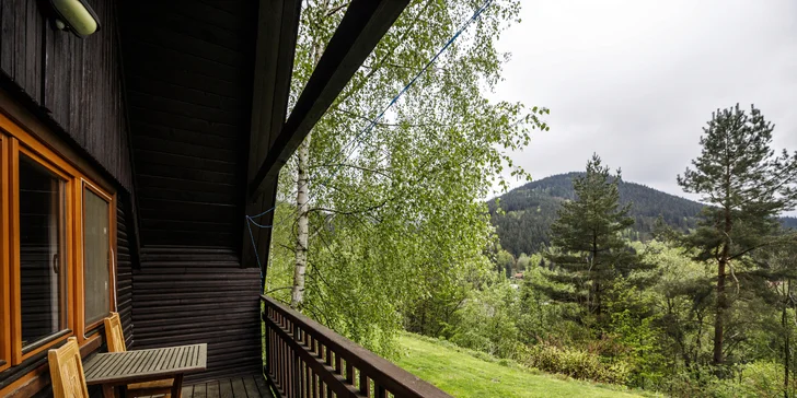 S rodinou alebo partiou do Beskýd: bungalov pod Lysou horou, raňajky, bazén a bowling až pre 6 osôb