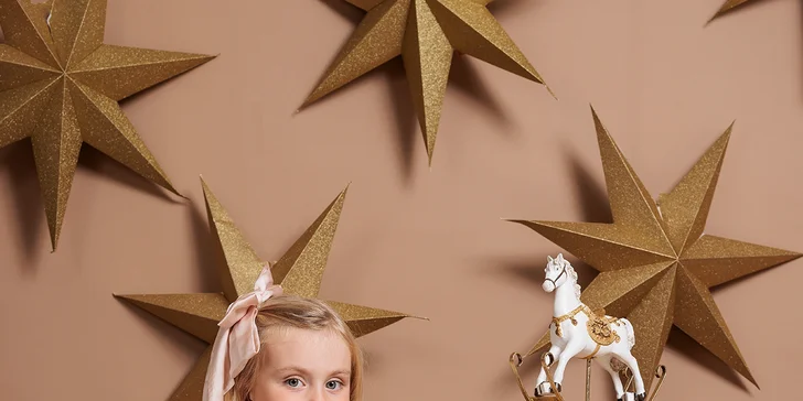 Profesionálne vianočné fotenie v ateliéri: 5 alebo 15 upravených digitálnych fotografií