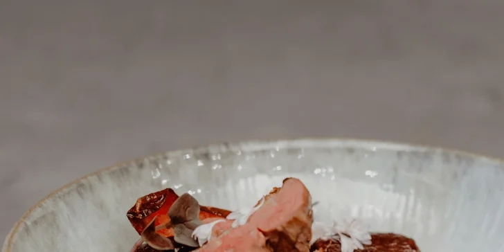 Hotel na brehu Wolfgangsee: plávajúca vírivka, bazény aj sauny, raňajky a štvorchodová večera