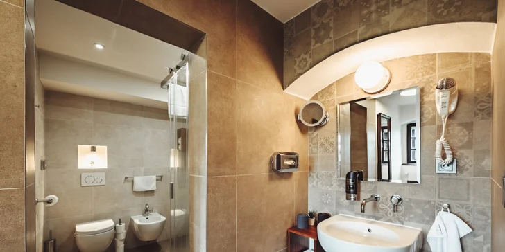 Krásne apartmány len 800 m od zámku v Hlubokej s raňajkami aj wellness