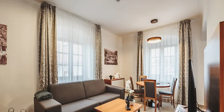 Krásne apartmány len 800 m od zámku v Hlubokej s raňajkami aj wellness