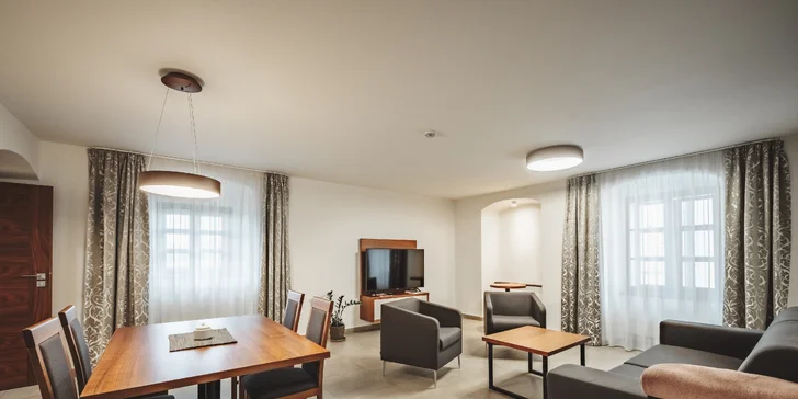 Krásne apartmány len 800 m od zámku v Hlubokej s raňajkami aj wellness