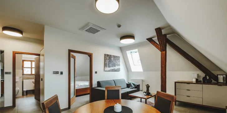 Krásne apartmány len 800 m od zámku v Hlubokej s raňajkami aj wellness