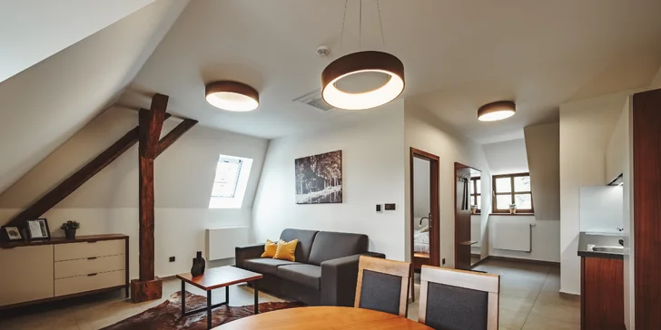 Krásne apartmány len 800 m od zámku v Hlubokej s raňajkami aj wellness