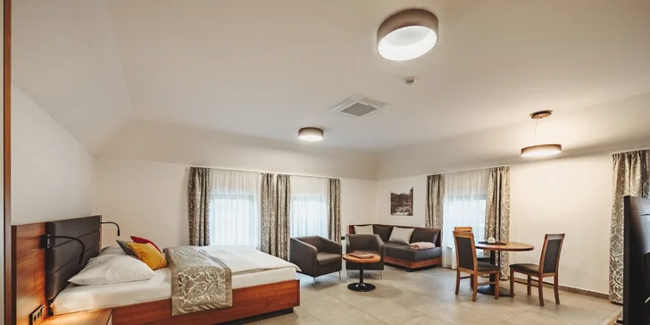 Krásne apartmány len 800 m od zámku v Hlubokej s raňajkami aj wellness