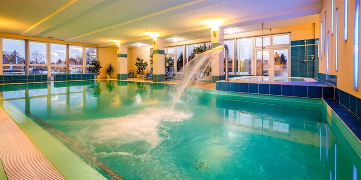 Víkendový relaxačný pobyt v centre kúpeľného mesta Dudince s bazénom, masážou a procedúrami