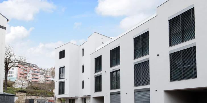 Luxusné apartmány v Mladej Boleslavi: možnosť raňajok aj apartmán s vlastným strešným wellness